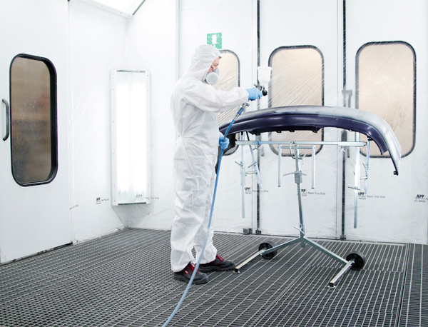 Multifunktionaler Drehlackierständer